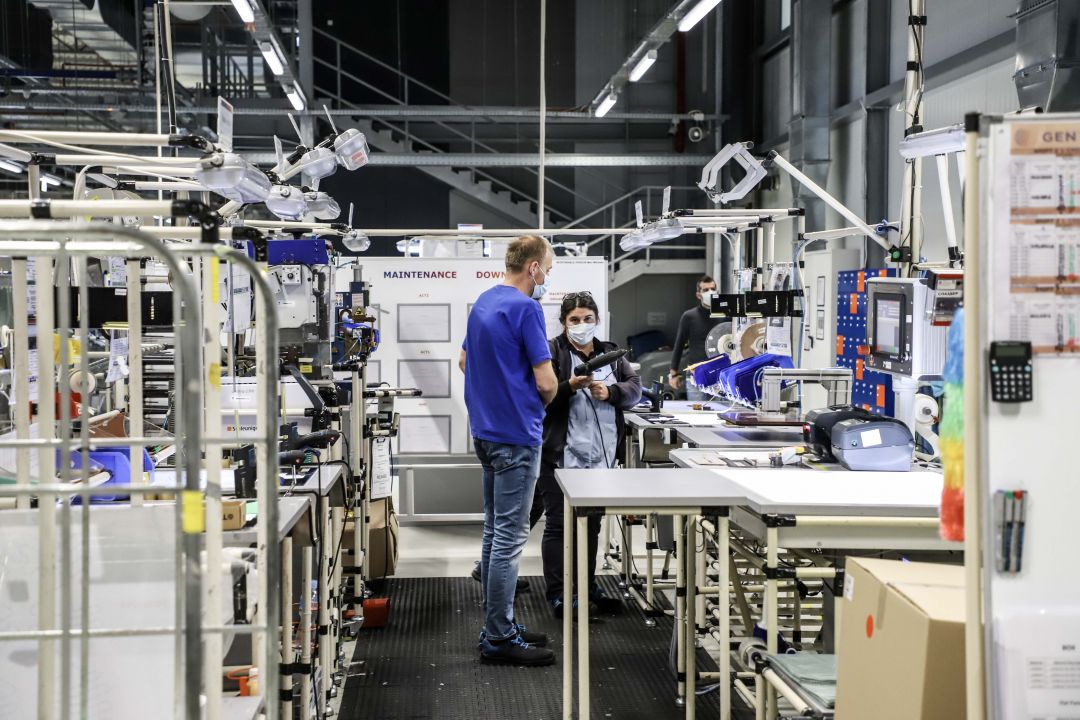Бројот на работници во индустријата се намалил за 4.0% во првата половина од годината