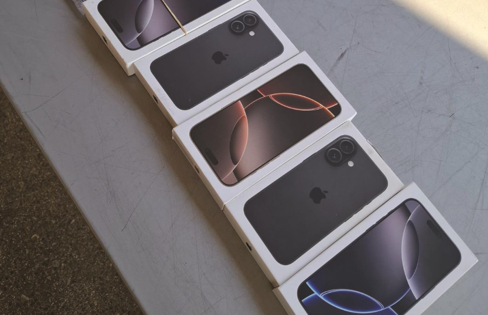 Царинската управа заплени iPhone 16 телефони на граничниот премин Ново Село, поднесена е кривична пријава против две лица