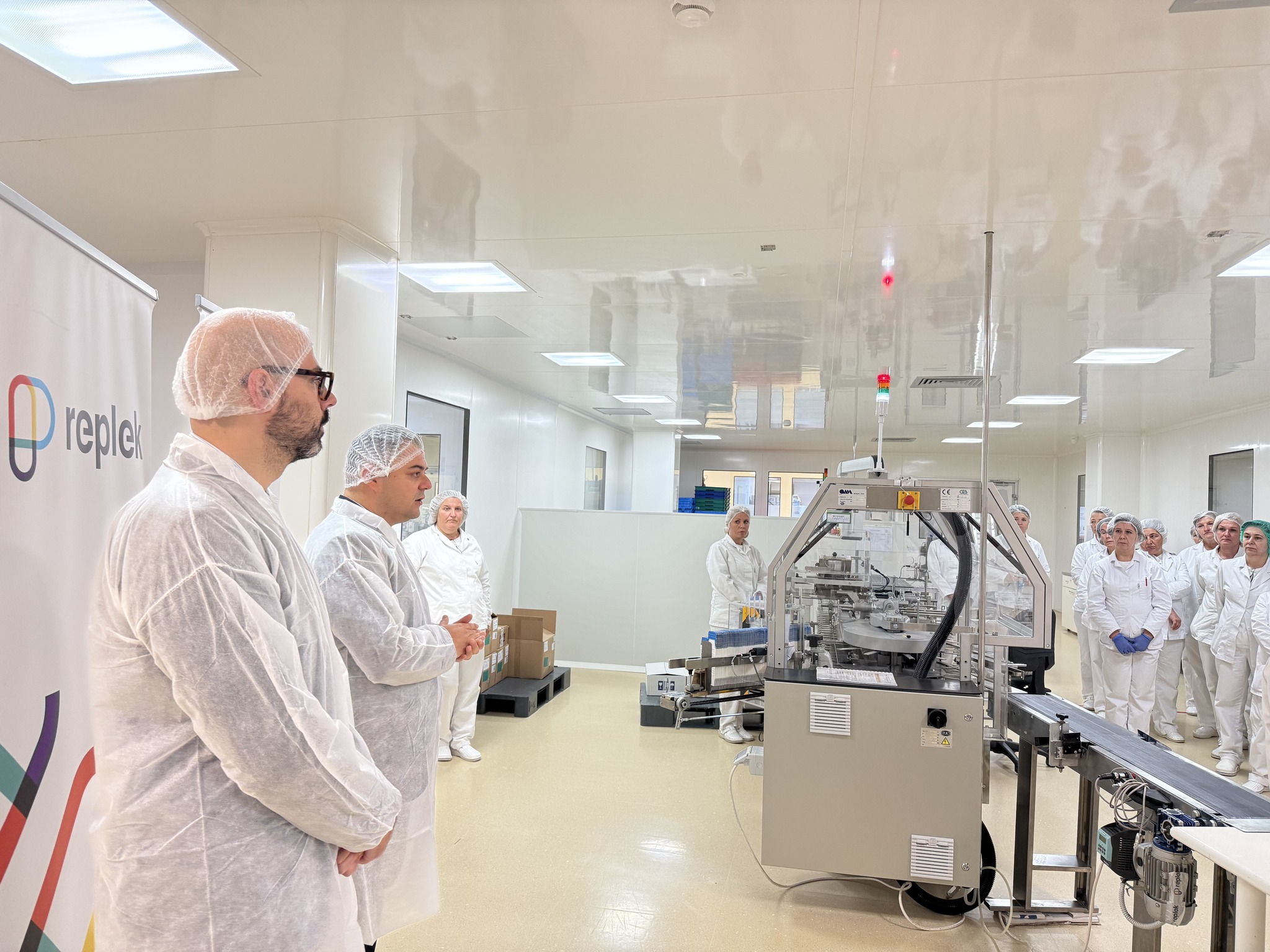 Реплек пушти во употреба нова вертикална картонета за двојно зголемување на капацитетот