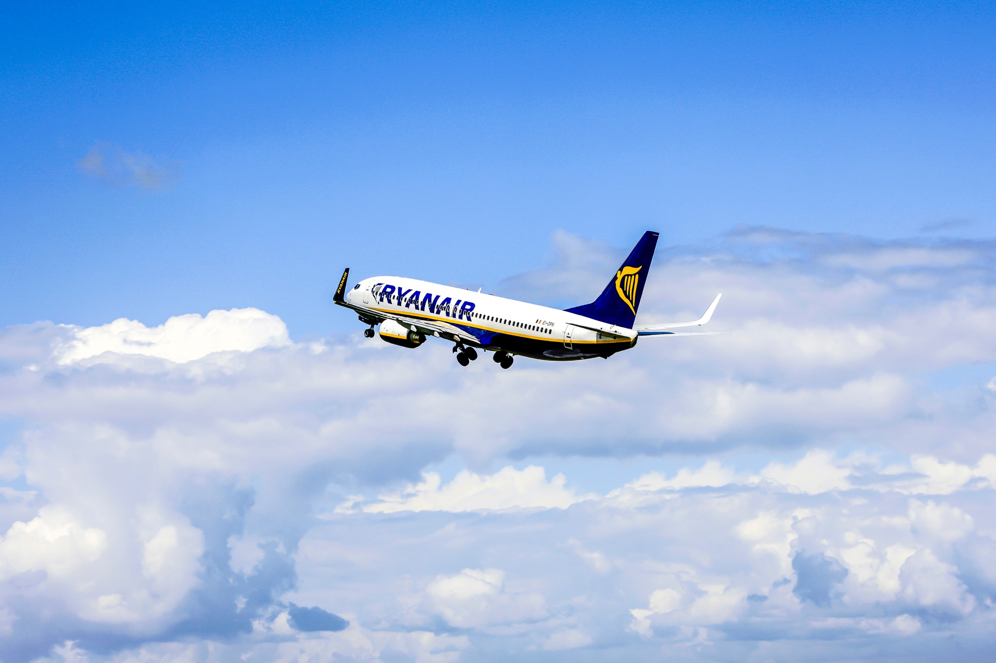 Ryanair ќе инвестиира 300 милиони долари во три авиони за летање од аеродромот во Тирана