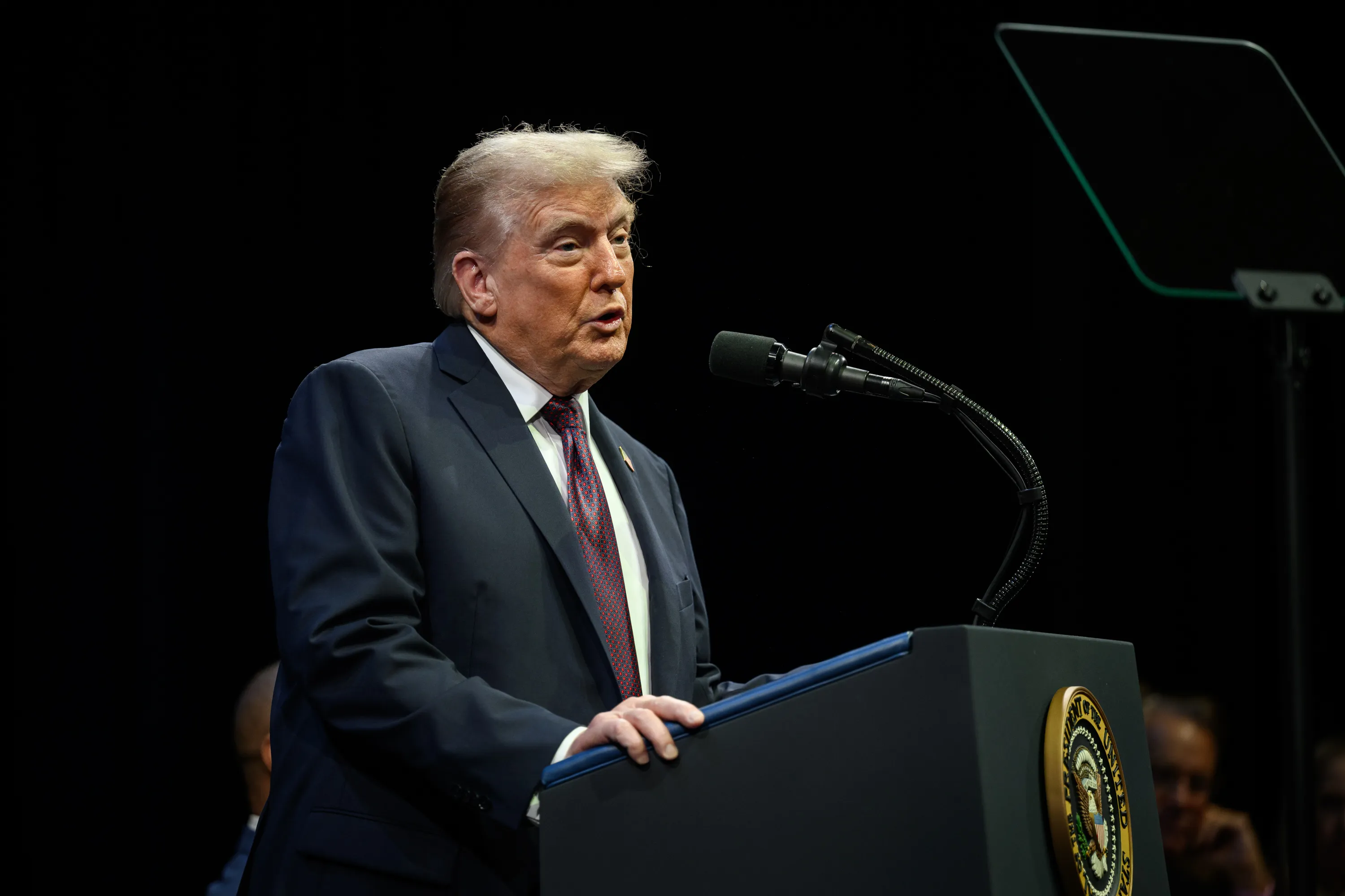Трамп: Порано градевме по еден брод дневно, а денес едвај еден годишно, потребен е увоз на странски експерти за обука на американските работници
