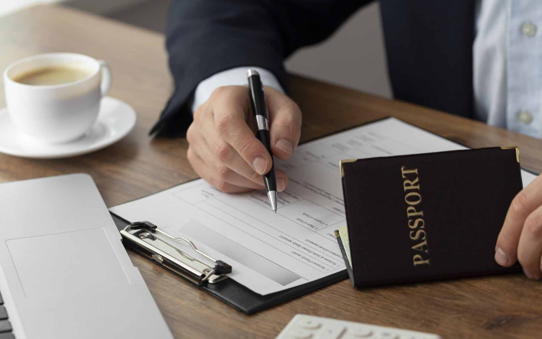 Лишени од слобода турски и узбекистански државјани за фалсификување дозволи за престој