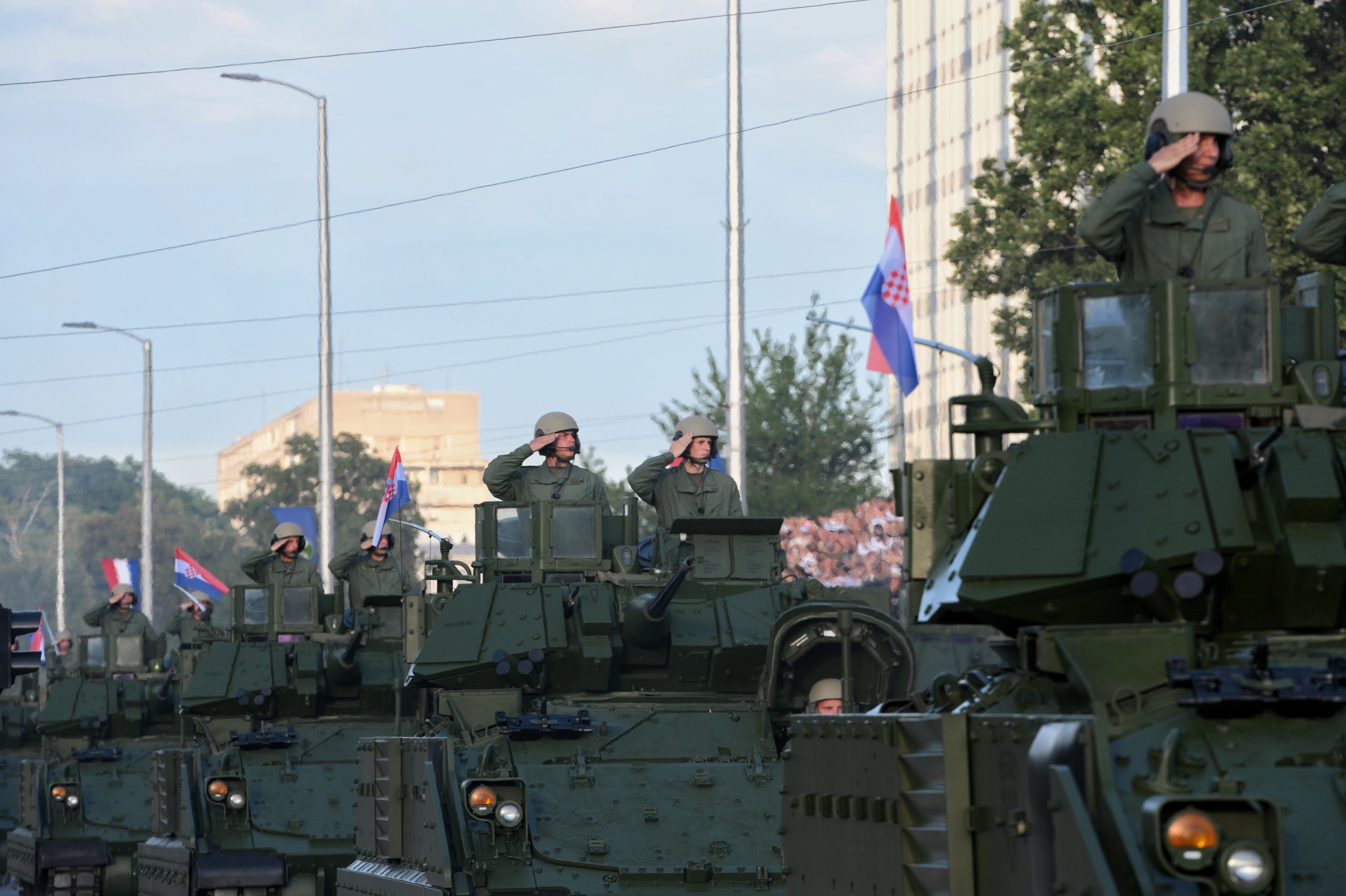 Во Хрватска се одржа воена парада по повод 30 години од „Олуја“